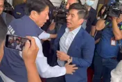 影/立院肢體衝突！謝龍介嗆「這裡我管的」 與鍾佳濱在地扭打