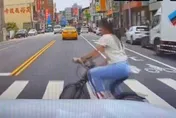 太驚險！台南女童騎單車突加速　下秒「鬼切」闖快車道嚇瘋駕駛