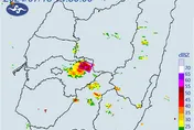 快訊/午後雨彈戰機狂襲！大雷雨轟嘉義縣　最新警戒熱區出爐