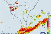 快訊/午後雨彈戰機往南移！大雷雨轟炸高雄市　慎防9級以上強陣風