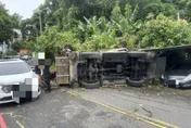 汐止驚悚翻車意外！機械吊車煞車失靈一路翻下山　車棚被撞爛…駕駛命大輕傷