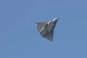全球關注！疑陸「六代戰機」試飛　俄專家：需5、6年才能量產