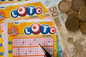 越南男買10張彩券爽中獎　卻因泡水毀損「痛失500萬獎金」