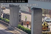 影/收假注意！國1南向南屯段「砂石車翻覆」釀紫爆