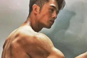 影/天母護花擋怪男帥店員IG找到　竟是螢幕熟面孔董季鑫