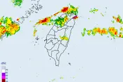雨彈夜襲北台灣！5縣市豪雨特報　新北、宜蘭慎防大雷雨