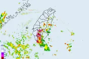 下班小心！國家警報又響　4縣市大雷雨狂炸防土石流