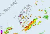 對流雲系旺盛！8縣市大雨特報　7地大雷雨狂炸
