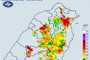 往南了！雷雨游擊6縣市防降冰雹　北部5溪發國家警報