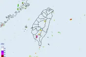 雨區擴大！大雷雨狂炸高雄、屏東　山區慎防坍方、土石流
