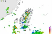 國家警報狂響！大雷雨狂轟4縣市　山區恐有暴雨請遠離溪流