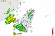 國家警報響！大雷雨狂炸北北基桃宜　14溪流防溪水暴漲