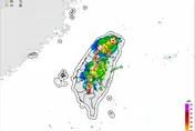 國家警報響下班小心！16縣市豪雨特報　大雷雨狂炸7地