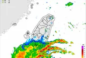 紅霞颱風雨彈升級！豪雨狂炸南部2縣市　一路下到明晨