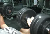 夫瘋重訓性慾驟降？泌尿醫揭睪固酮暴跌真相