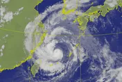 白海豚豪雨狂炸北部、山區！週末濕答答　海警估週一解除
