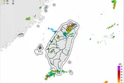 國家警報響！13縣市豪雨特報　3地大雷雨狂炸到傍晚