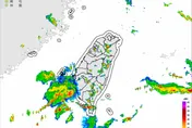 國家警報響！午後雨彈轟全台　15縣市大雨特報下到明天