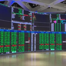 台指期夜盤一度跌停終場摜破月線　法人教戰周一操作策略