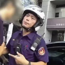 影/毒蟲紅線違停拒檢逃逸　拔腿狂奔遭壓制起獲毒品