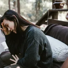 經前症候群非單純情緒問題!中醫:針灸藥方可助調理身心