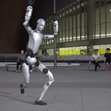 陸機器人「好看而已」？ 北大學者駁魏哲家言論：勿低估創新力