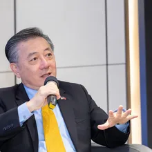 王崑義/軍火商一支喙 糊瘰瘰