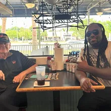 78歲常客每天光顧「突消失數日」　餐廳員工機警找人及時救命