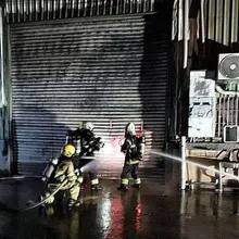 疑使用蚊香不慎!高雄「重機械工廠」陷火海