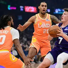 NBA/比柯瑞還猛！黃蜂菜鳥打29場轟100顆三分　破史上紀錄