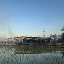 疑取暖不慎！高雄鴨寮燒光　200隻飛禽慘成燒鵝燒鴨