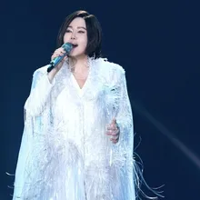 直擊/過年開唱萬人朝聖！江蕙感動「大家很愛我」　獻〈月亮代表我的心〉憶母親