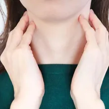 脖子「冒出一個包」！陸女就醫一查竟是「胃癌末期」轉移