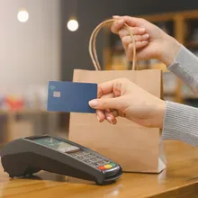 連假帶動聚餐旅遊需求！5月刷卡額破2兆元　創同期新高