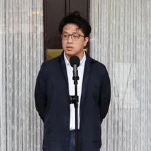 沈伯洋裝窮人設崩壞？「砸幾十萬打遊戲算小額」影片曝！網酸爆青鳥