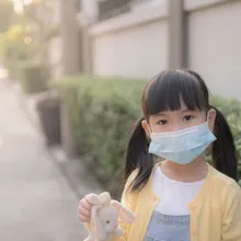 崩潰！孩子高燒39°C「全家倒一片」　醫揭5大病毒現行犯