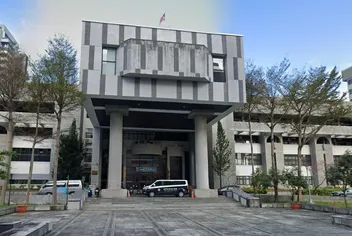 影/走路擦撞約談判!台南逾10少年持刀槍 國小門口射擊 | 中天新聞網