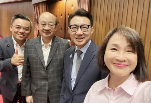 立院「朝野一片和氣」不吵了！柯志恩遇老柯喊「辛苦了」