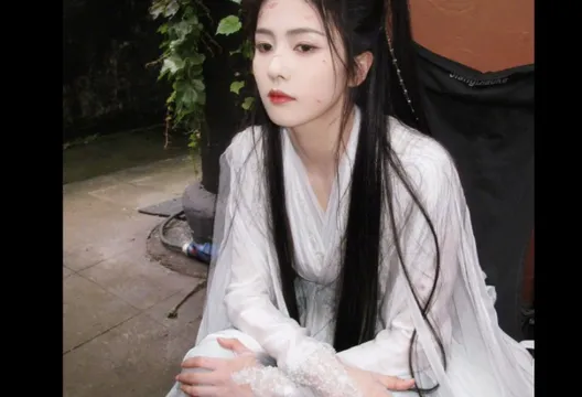 白鹿自曝「罹患不明疾病」找不到原因　哽咽認1個月暴瘦4kg