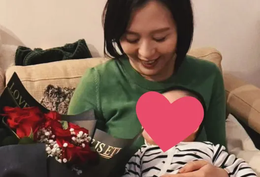 劉品言白色情人節見連晨翔「捧花迎接」超感動 甜喊:不說出口的支持