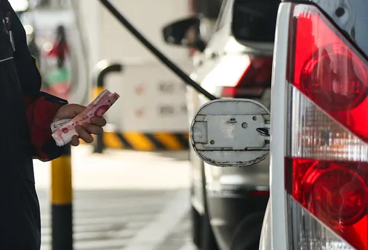 油價飆陸官方出手了！汽柴油漲幅「腰斬」　加滿少花約2百台幣