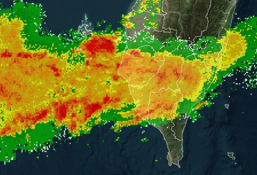 台灣西南海域「旺盛對流排隊登陸」 粉專:西半部警戒!