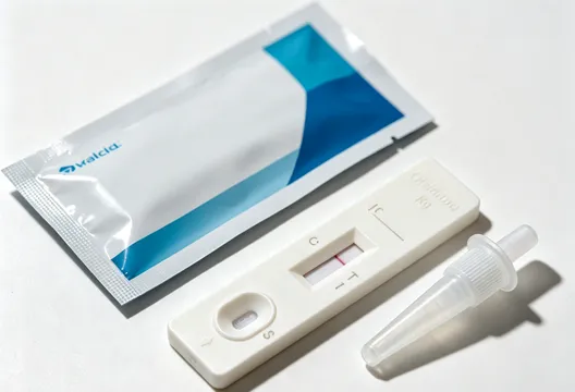 戳一次鼻子揪出三種病毒！藥師：快篩陰性不代表沒事