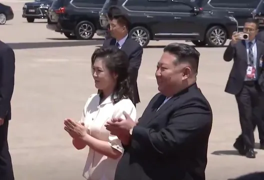 睽違7年!習近平今午抵平壤訪問 金正恩夫婦親到機場迎接
