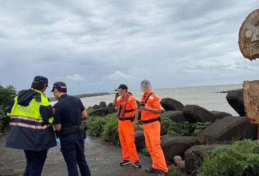 高雄楠梓「港區悲劇」！7旬翁漂浮水面明顯死亡