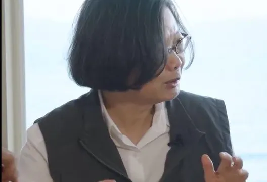 合體賴清德、蘇巧慧吃海鮮　蔡英文驚：好像就我一個人在吃