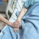 加護病房見「阿嬤病床起身」　護理師驚呼：她幾天前已過世