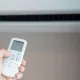冷氣裝一周開25度吹不涼　網見陽台：裝10台一樣不會冷