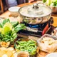 鏟子超人返鄉用餐！隔桌「陌生夫妻悄結帳」　6萬人看哭