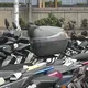 機車停車格被A到沒損傷　騎士嘆：員警寫的字擦不掉